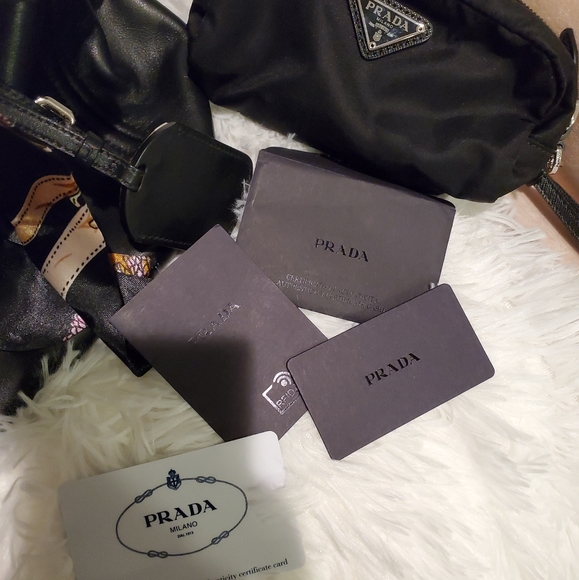 π€π€ Prada Vela π―Authentic 2019 Collection - Picture 8 of 15